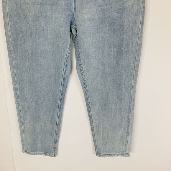 New Wild Fable Sz 18 High Rise Mom Jeans Light Wash Distressed Ankles NWT - Picture 4 of 7